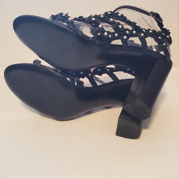 Authentic CHANEL Lambskin Pearl Embellished Camellia Leather Sandal- EU39/US8.5 - Picture 7 of 12